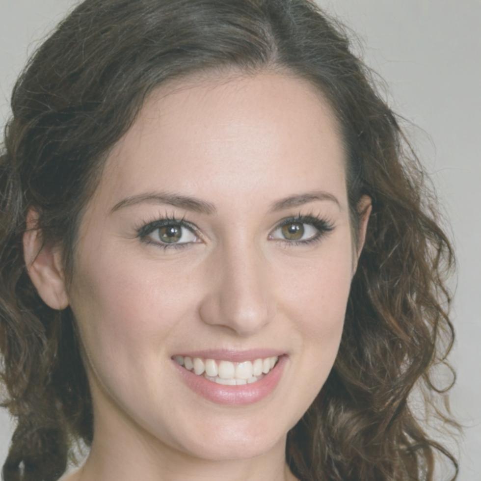 Dr. Sarah Müller - Leitende Finanzstrategin